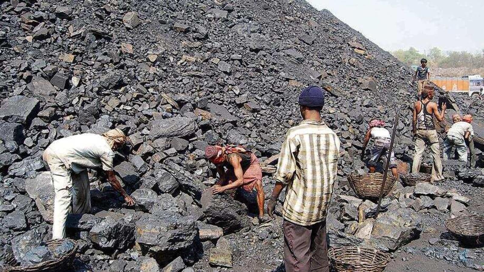 Assam 3 Labourers killed at coal mine